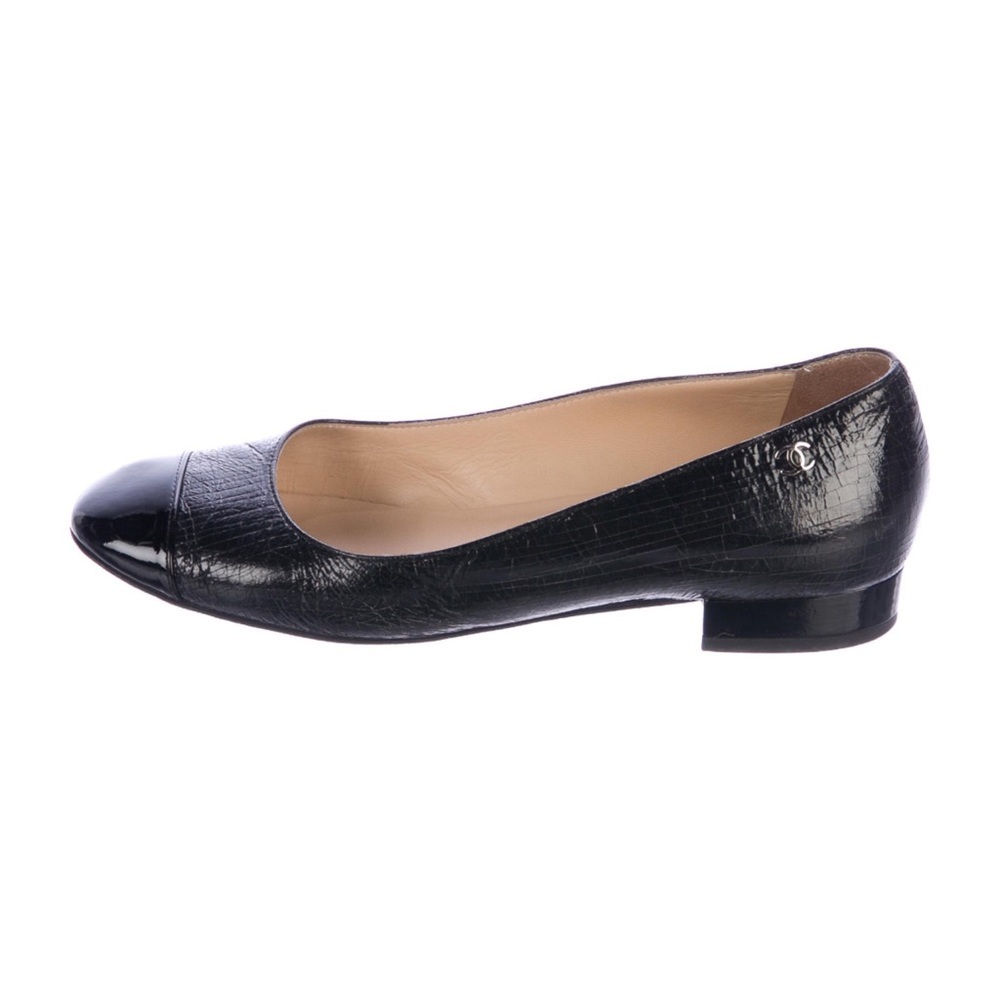Chanel Leather Cap Toe Flats w/ CC on sides 36